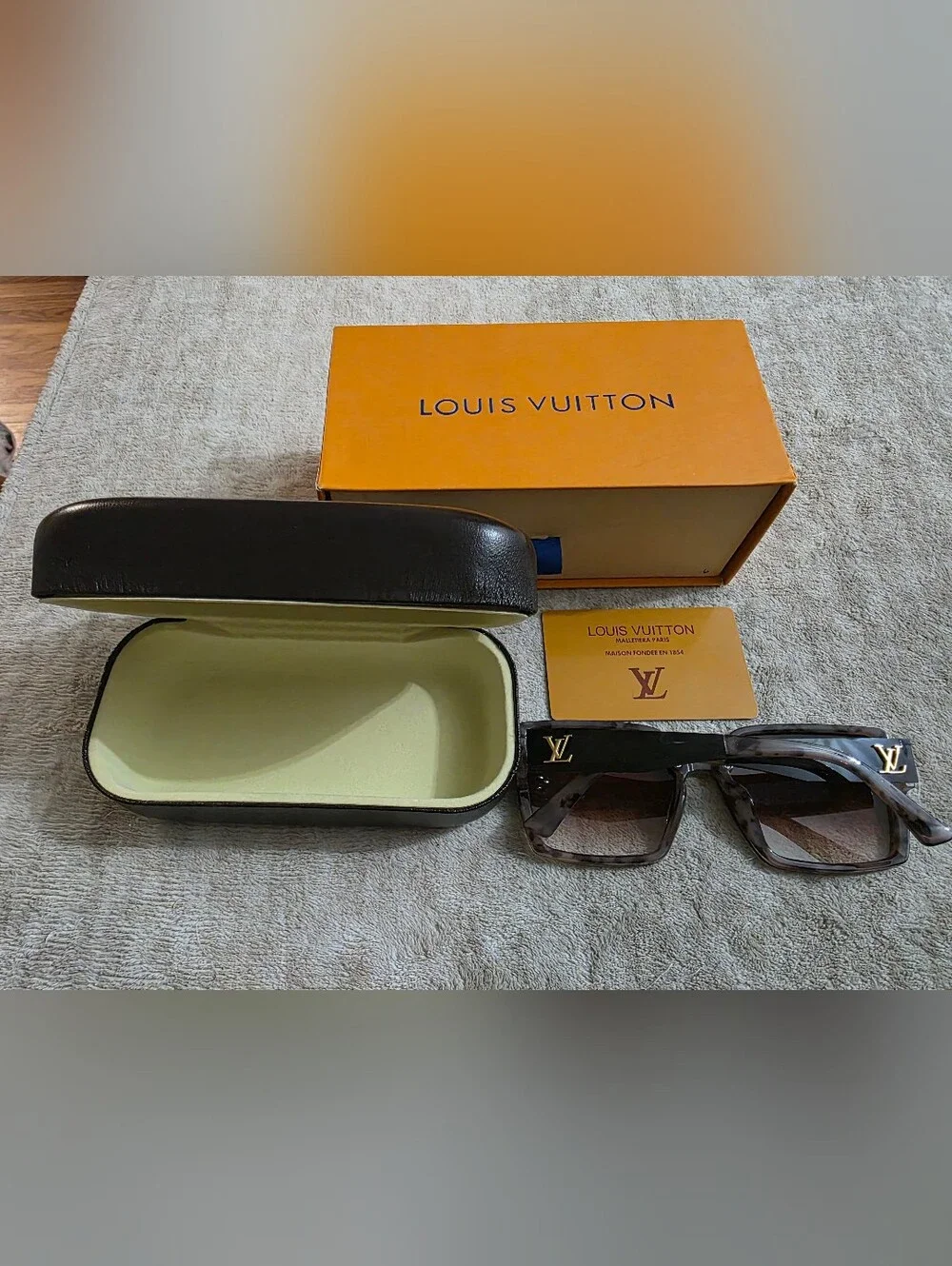 Fashion Brown Gradient Oversized Square Sunglasses